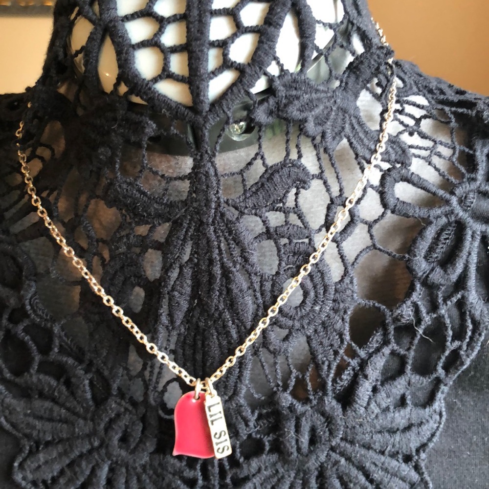 Lil Sis silver necklace‎